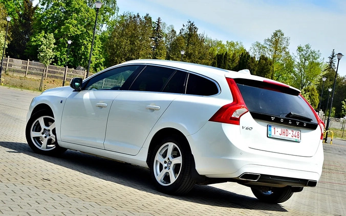 Volvo V60 cena 48900 przebieg: 151000, rok produkcji 2015 z Leżajsk małe 742